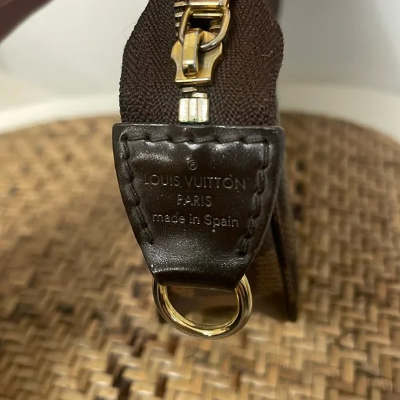 Louis Vuitton Pochette Accessoires Damier - Picture 5 of 17